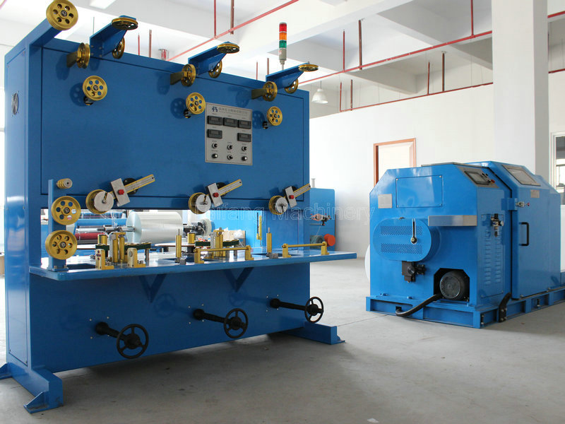 Horizontal twisted pair machine